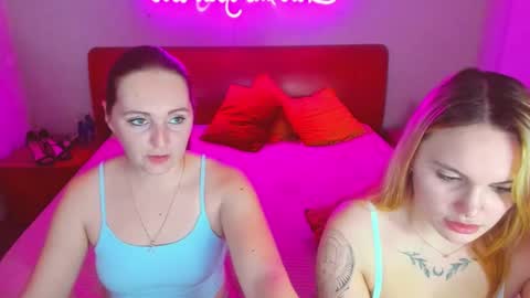 Snapshot of magiceyess chatting on 03-01-25, 10:24 Lili and Bella online show from 03-01-25, 10:24