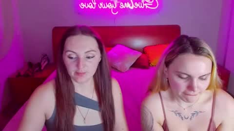 Snapshot of magiceyess chatting on 03-12-25, 07:46 Lili and Bella online show from 03-12-25, 07:46