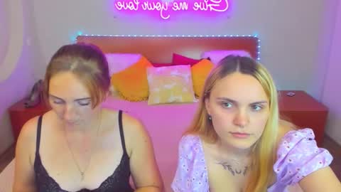 Snapshot of magiceyess chatting on 09-13-25, 06:40 Lili and Bella online show from 09-13-25, 06:40