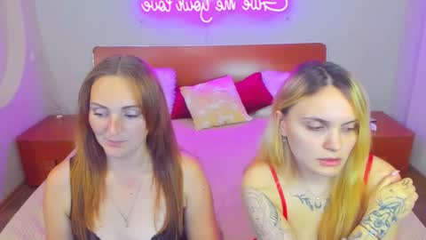 Snapshot of magiceyess chatting on 09-26-25, 06:12 Lili and Bella online show from 09-26-25, 06:12