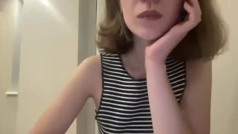 Snapshot of magicgirl50053 chatting on 11-03-25, 06:53 magicgirl50053 online show from 11-03-25, 06:53