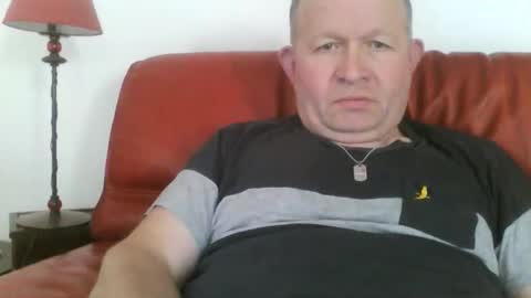 Snapshot of magicman250 chatting on 06-09-26, 07:42 magicman250 online show from 06-09-26, 07:42