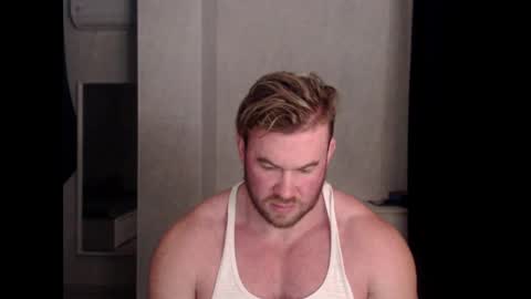 Snapshot of magicmax2017 chatting on 12-18-24, 04:20 magicmax2017 online show from 12-18-24, 04:20