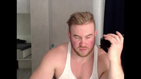 Snapshot of magicmax2017 chatting on 02-18-25, 01:22 magicmax2017 online show from 02-18-25, 01:22