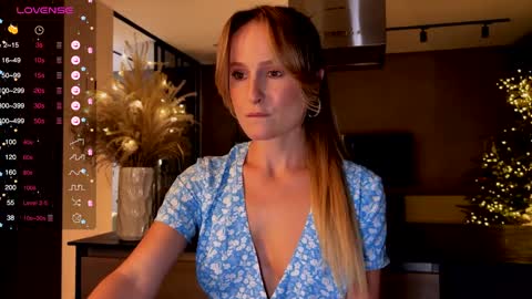 Snapshot of magicpeaach chatting on 01-11-25, 04:03 magicpeaach online show from 01-11-25, 04:03