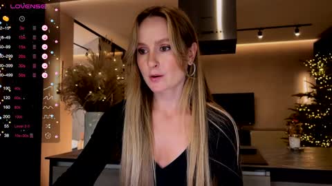 Snapshot of magicpeaach chatting on 01-13-25, 10:45 magicpeaach online show from 01-13-25, 10:45