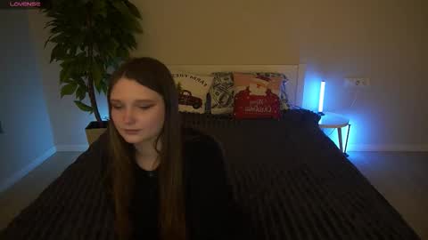 Snapshot of magicpeachhs chatting on 02-04-26, 01:50 Emily online show from 02-04-26, 01:50