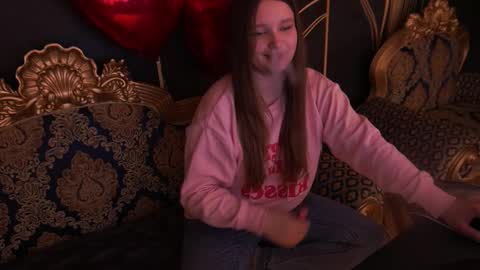 Snapshot of magicpeachhs chatting on 02-09-26, 03:27 Emily online show from 02-09-26, 03:27