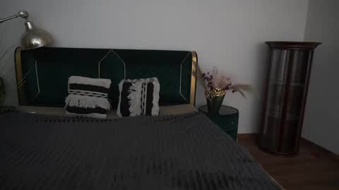 Emily online show from 06-01-26, 06:20