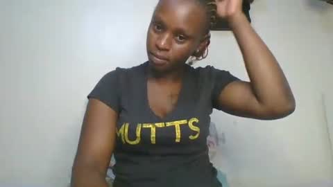 Snapshot of magicpussyy1 chatting on 06-18-26, 09:47 magicbabe online show from 06-18-26, 09:47