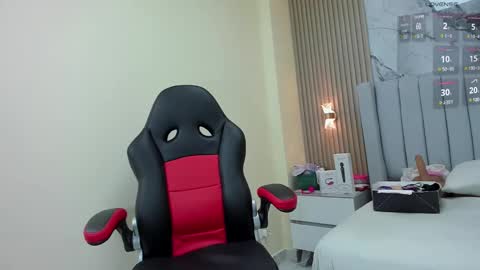 Snapshot of magievans1 chatting on 02-10-25, 12:29 magievans1 online show from 02-10-25, 12:29