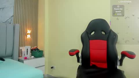 Snapshot of magievans1 chatting on 09-17-25, 02:24 magievans1 online show from 09-17-25, 02:24