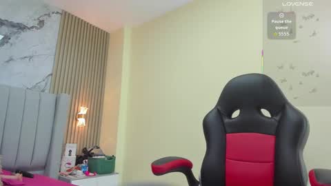 Snapshot of magievans1 chatting on 09-23-25, 02:58 magievans1 online show from 09-23-25, 02:58