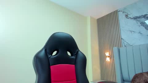 Snapshot of magievans1 chatting on 10-20-25, 12:27 magievans1 online show from 10-20-25, 12:27