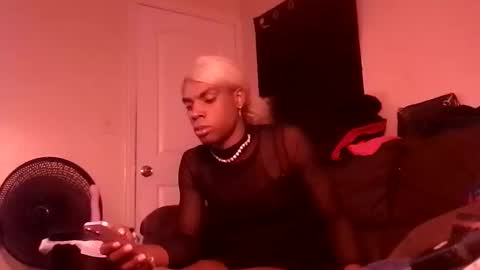 Snapshot of magiicboo chatting on 10-17-25, 07:44 magiicboo online show from 10-17-25, 07:44