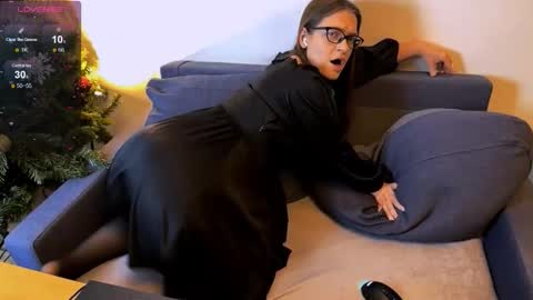 Snapshot of magisuw chatting on 11-25-25, 04:56 Jade online show from 11-25-25, 04:56