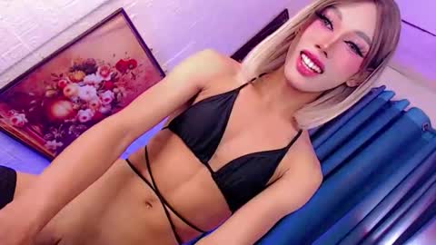 Mocah online show from 12-14-25, 01:27