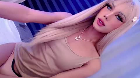 Mocah online show from 04-16-26, 05:08