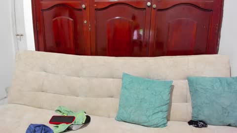 Snapshot of magnificent_star18 chatting on 12-17-24, 04:01 RONALD online show from 12-17-24, 04:01