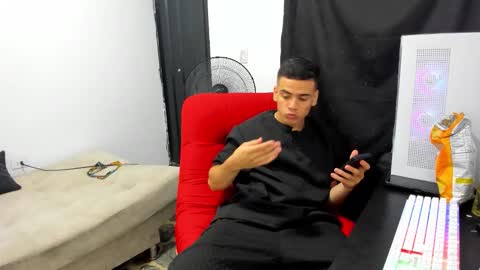 Snapshot of magnificent_star18 chatting on 02-09-26, 01:20 RONALD online show from 02-09-26, 01:20