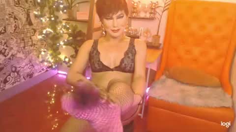 MagnificentlyDEVILQueen online show from 06-13-26, 08:01