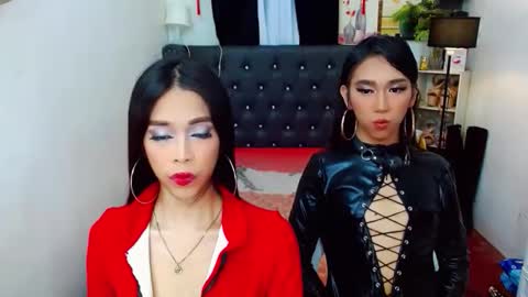 BELLA AND HANA online show from 11-24-25, 01:16