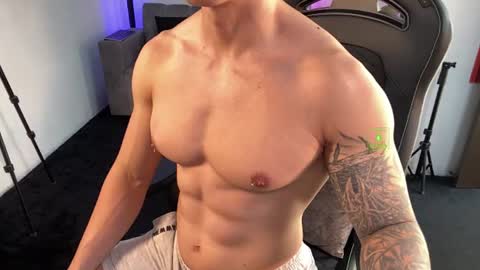 Snapshot of magnus_savage chatting on 06-24-26, 07:02 If you want me to use the Lovense please let me know -- online show from 06-24-26, 07:02