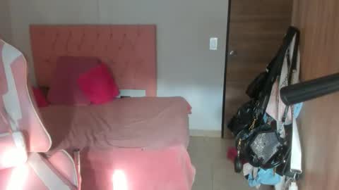 Snapshot of mahia_frizzy chatting on 10-28-25, 08:44 mahia_frizzy online show from 10-28-25, 08:44