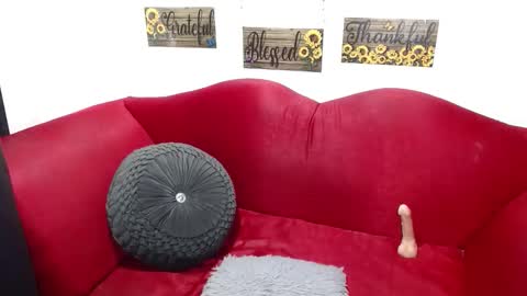 Snapshot of maia_2016 chatting on 02-17-26, 02:57 ISABELA online show from 02-17-26, 02:57