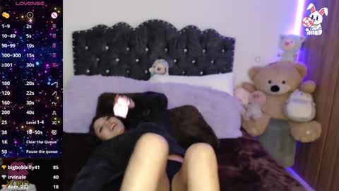 Snapshot of maiaa_evans chatting on 12-28-24, 03:26 t online show from 12-28-24, 03:26