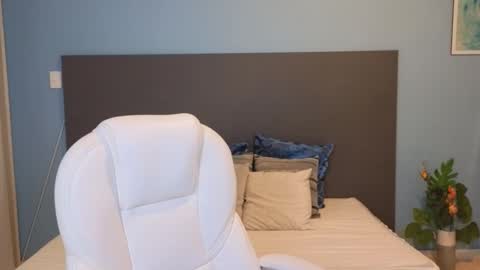 Maiaa Ruiz  online show from 01-07-25, 12:20