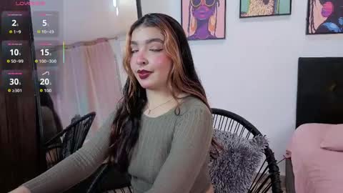 Snapshot of maiamancini chatting on 05-30-26, 08:06 Maia online show from 05-30-26, 08:06