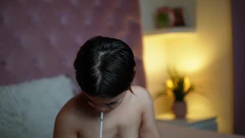 Snapshot of maiamini chatting on 09-15-25, 08:14 Maia online show from 09-15-25, 08:14