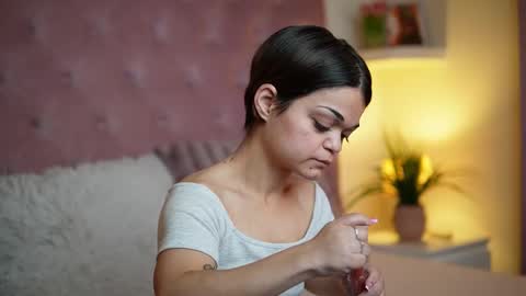 Snapshot of maiamini chatting on 09-19-25, 06:41 Maia online show from 09-19-25, 06:41