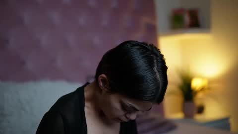 Snapshot of maiamini chatting on 10-14-25, 09:37 Maia online show from 10-14-25, 09:37