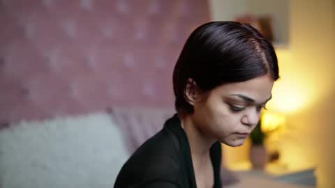 Snapshot of maiamini chatting on 10-26-25, 10:58 Maia online show from 10-26-25, 10:58