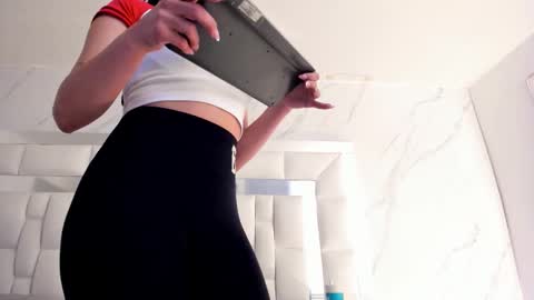 Maia  online show from 02-02-26, 11:53