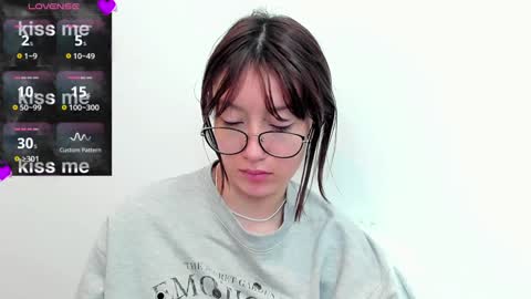 Snapshot of maibys_cute chatting on 01-09-25, 03:47 maibys online show from 01-09-25, 03:47