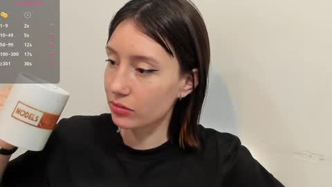 Snapshot of maibys_cute chatting on 02-22-25, 04:18 maibys online show from 02-22-25, 04:18