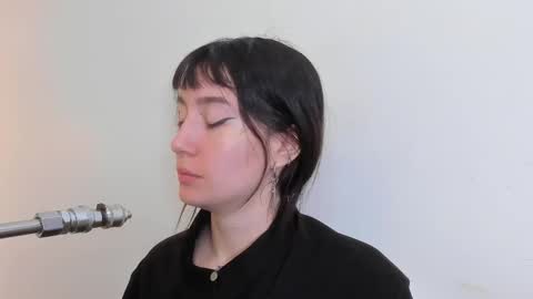 Snapshot of maibys_cute chatting on 09-17-25, 03:52 maibys online show from 09-17-25, 03:52