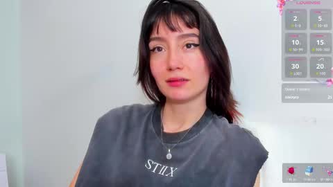 Snapshot of maibys_cute chatting on 10-03-25, 04:42 maibys online show from 10-03-25, 04:42