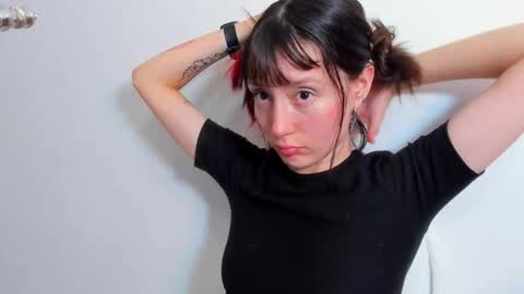 Snapshot of maibys_cute chatting on 10-11-25, 04:22 maibys online show from 10-11-25, 04:22