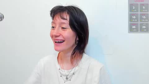 Snapshot of maibys_cute chatting on 10-18-25, 03:42 maibys online show from 10-18-25, 03:42