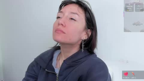 Snapshot of maibys_cute chatting on 10-19-25, 04:02 maibys online show from 10-19-25, 04:02