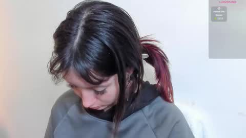 Snapshot of maibys_cute chatting on 10-26-25, 04:07 maibys online show from 10-26-25, 04:07