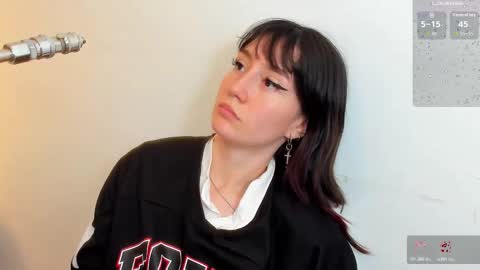 Snapshot of maibys_cute chatting on 11-01-25, 03:52 maibys online show from 11-01-25, 03:52