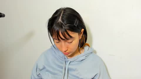 Snapshot of maibys_cute chatting on 05-17-26, 03:59 maibys online show from 05-17-26, 03:59