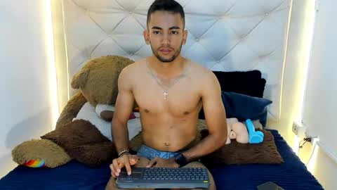maicolparker0 online show from 04-10-26, 02:11