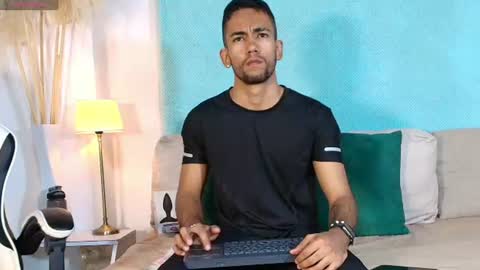 maicolparker0 online show from 07-02-26, 12:44