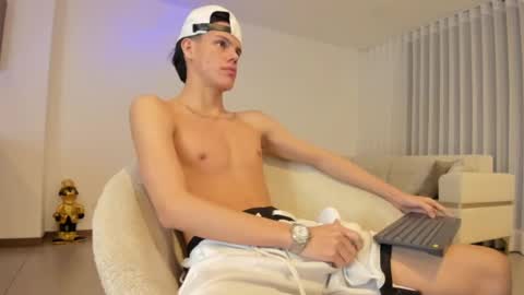 MAICOL  online show from 01-10-25, 01:21